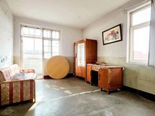 大学路附近 两室一厅一卫 中楼层 南北朝向 生活便利 近