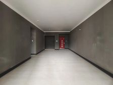 沙坪坝区 融创滨江壹号观麓台 四房 157万