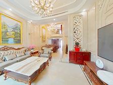 5百W豪装修 南北双花园 南入户 双花园 双车位 业主急售