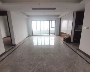 渤海路吾悦广场近 旭辉银盛泰博观天成4室2厅精装修