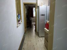 采光充足,一梯四户,小区中心位置,精装修,南北通透