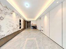 东境润府,次新小区精装房,带二楼大平台