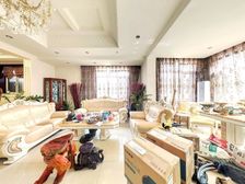 开发区 米兰世纪 精装5室别墅 带150平院2车位 诚心卖