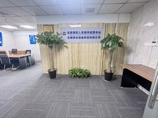 新吴区地铁口 哥伦布广场 带家具 50平至200平可选 急租