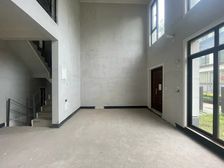 联排端户 内圈位置 带大花园 带电梯井