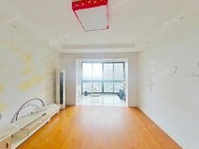 次顶楼,有车位,看房有钥匙的,13号华鹏路300米