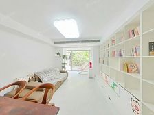 精装修两室两厅带花园
