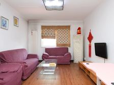 王城大道旁,纱厂路三楼,精装两室双气房,可以看房