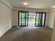 芳菲郡3室2厅2卫南朝向325.0万元/套出售