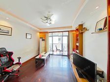 三开间朝南 花园位置 另有产权车位 有钥匙随时看 诚意出售