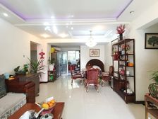 精装修三房 轻轨、公交、商圈都有