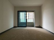 中央公园香港置地品质。公园大道箐澜三房 111万 房源保真!