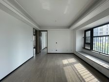 万科未来广场4室2厅2卫南朝向175.0万元/套出售