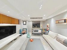 7层洋房,有双花园和地下室,170万精装修