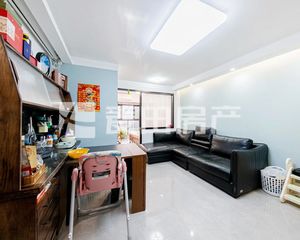 您好,我是房产经纪人姬建伟,很高兴能够为您服务,我的业务范围