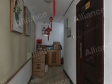 市实小 三层别墅 带三四十平院子 目前毛坯房