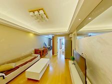 龙湖滟澜山澜轩 · 天街旁 朝小区内安静舒适