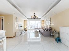 2室2厅棕榈泉国际公寓