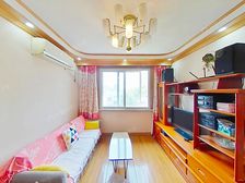 12号线顾戴路站;三房一卫,户型正气,无浪费空间。