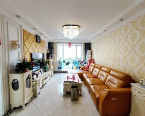豆各庄富力又一城B区3居出售 精装 电梯房