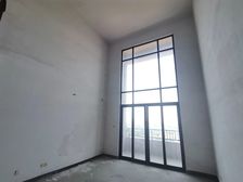 艺泰一品复式楼出售 挑高大厅 全新毛坯 赠送南北露台