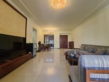 动物园旁 看中庭大四房 住家安静,拎包入住