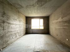 133平 3室 毛坯 金屋秦皇半岛一区 诚心出售 价格可议