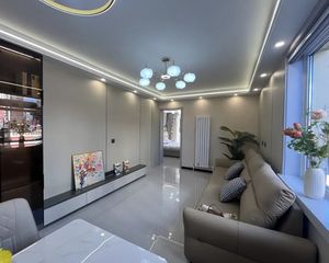 大社区一楼精装修两室拎包入住