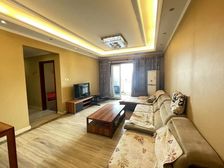 照母山 光环旁 低总价 朝南向 三房双卫