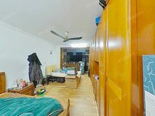 块热门小区底楼带天井V1在售房源,实用性强,售价还可谈