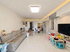 新世界云逸 4 房 180 方 配套成熟 近地铁 次新小区