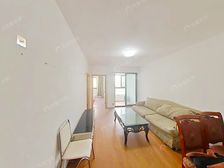 户型方正,三开间朝南,诚心出售,位置安静,满五V一