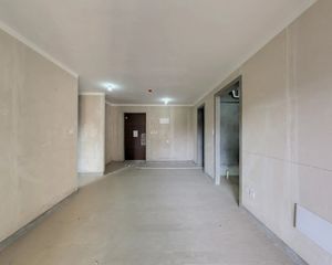 旭辉中间户 好楼层满二 采光好 两梯三户 随时看房