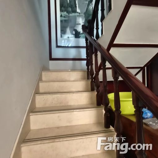 新出!港澳花园实景实价!带车位带前后院带露台!大客厅50平