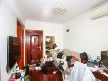 2016年品质小区,板式一房一厅,小区停车方便 近12号线