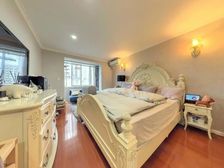 婚房装修,室内30万,位置安静,采光视野一览无余,诚意出售