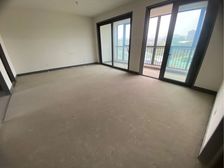 急售 送车位 美的禹洲·大河 毛坯五室上叠别墅 吾悦广场旁