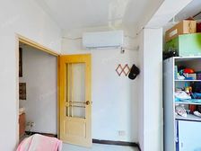 新出中间楼层一房,书包还在,看房方便