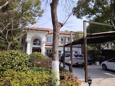 大豪山林别墅:蕞中心位置,业主回国卖房,花园1280平,精装