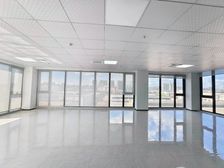 (官方账号,合同跟我签 )直租东南173平两隔间近八号线