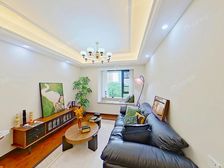 滨康路口 大三房 精装修 拎包入住 诚心出售 价格可谈