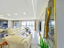 地铁口边套四房,精装四十多万,视野开阔,拎包入住