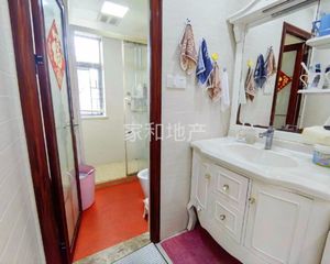 碧湖湾豪装 拎包入住, 看房方便,满五