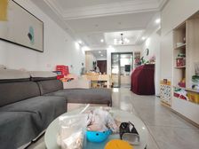 南岸区 融创江南融府高层 四房 110万