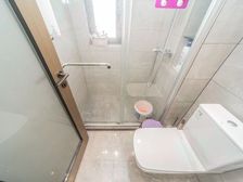 装修了不少钱精装 一梯一户次新房 公司破产倒闭欠钱 随时看房