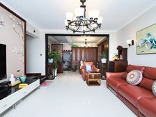 新区体育场附近,勤政苑精装三居室,业主诚心出售,楼层不错