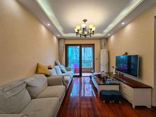 次新小区,临商圈近轻轨,看中庭住家舒适,