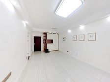 房东急卖,价格可谈,钻石楼层户型好