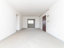 凤凰湖西苑 4室2厅 毛坯出售价格可谈