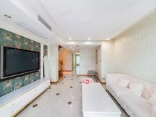 近地铁,精装修,带露台,主卧朝南